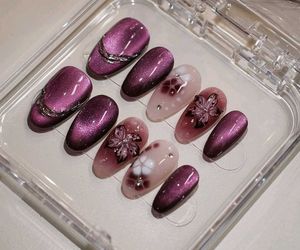 Beautiful Press-On Nails