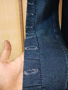 Women's Dark Blue Distressed Skinny Jeans | W'30