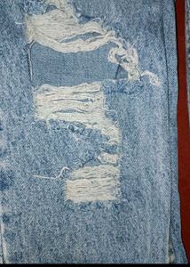 Stylish Ripped Light Wash Jeans
