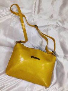 Stylish Yellow Croc-Embossed sling Bag