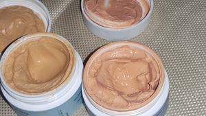 TINTED SUNCREEN MEDIUM TO FAIR SKIN TONES