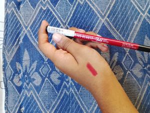 Nail polish lip liner combo