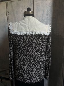 Vintage Floral Print Ruffle Collar Top