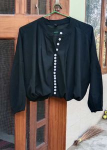 Chic Black Cropped  Top
