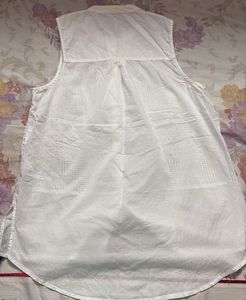Chic White Eyelet Sleeveless Top