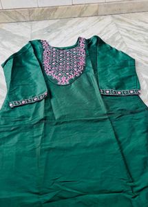 Elegant Green Embroidered Kurta