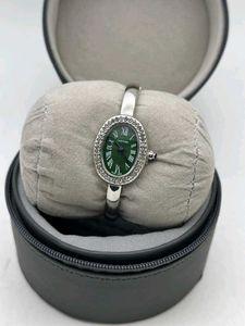 Elegant Oval Dial  cartier Women's Watch