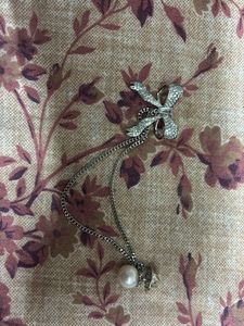 Sparkling Bow Pendant brooch with Pearl