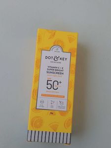 Dot & Key Vitamin C+E Super Bright Sunscreen