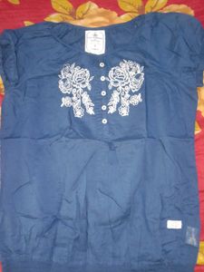 Top By lee Cooper
