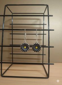 Daisy Drop Earrings