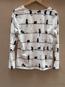 Cute Cat Print V-Neck Long Sleeve Top