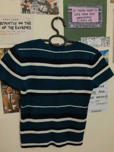 Striped V-Neck Cropped Knit Top