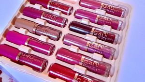 G4U Lipstick Set . Random 2 shades . brand new . n