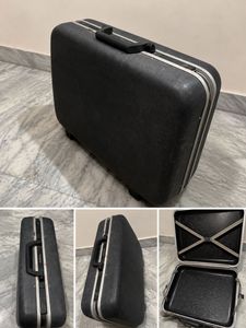 Aristocrat Vintage Black Hard-shell Suitcase