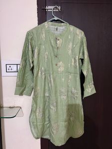 Elegant Green Kurta with Metallic Print