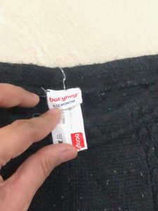 2 Babyhug woollen pants for 6-9 months