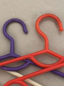Set of 5 Colorful Plastic Hangers