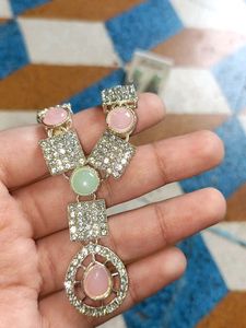 Stunning Necklace and Earring Set