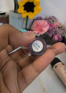 Combo of 2lipstic and 2 base products