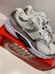 Nike Mens V5 RNR Sneakers 1000%ORIGINAL 💯 UK-9