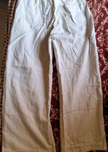 Stylish Women's beige loose/staight fit Tr