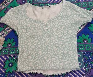 Floral Print Cropped T-shirt