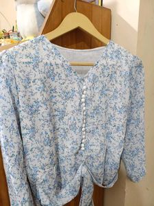 Chic Blue Floral V-Neck Top