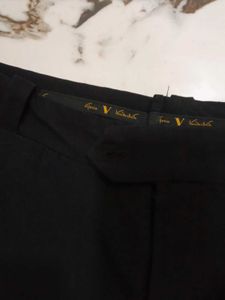 36 waist Black Capri Pants