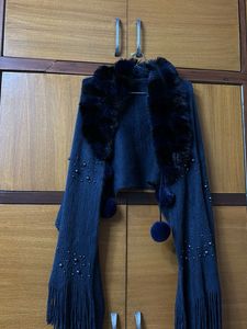 Stylish Blue Faux Fur Cape Shawl