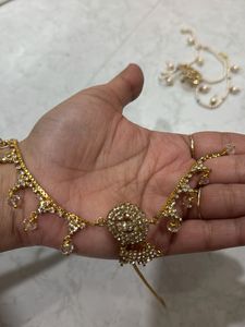 Elegant Pearl &amp; Stone Maang Tikka