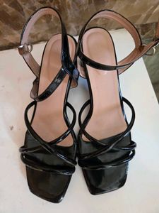 Stylish Black Block Heel Sandals