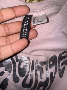 H&amp;M Stylish Pink Graphic T-Shirt
