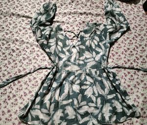 Chic Leaf Print Tunic Top