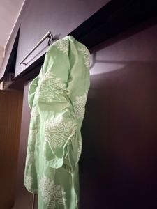 Brand New-Chic Leaf Print Top