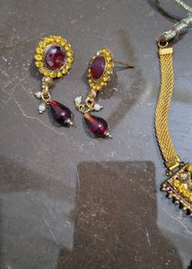Golden necklace set
