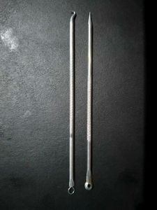 VEGA Tweezer with blackhead removal