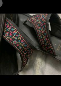 Stylish Women's Flip-Flops