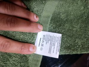Soft Bath Towel (unisex) in Good condition💚
