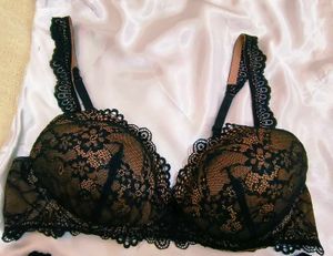 very sexy lace detail bra with beautiful brief 👍