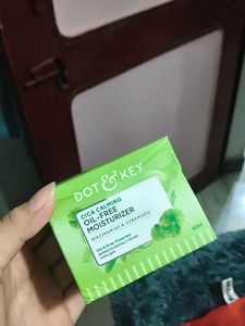 Dot & Key Cica Calming Oil-Free Moisturizer