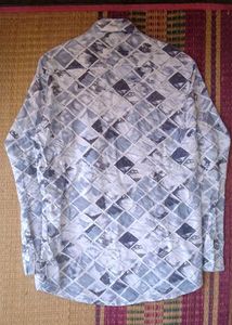 Men's Abstract Print Button-Down Shirt