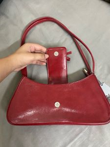 Chic Red Patent Leather Shoulder Bag