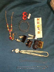 Beautiful Pearl & Stone Jewellery Set