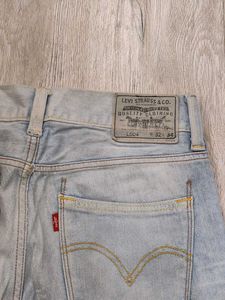 Ma6044 Levi's jeans waist 32 inches