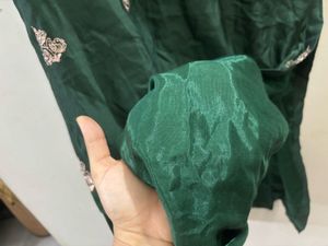 Emerald Green Embroidered Kurta w/ Dupatta