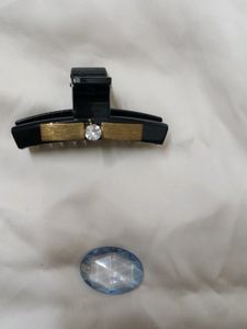 A Clutcher , Pendant