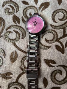 Women Analogue Watch with Chain Strap