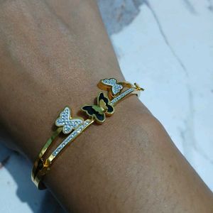 Charming Butterfly Bangle Bracelet