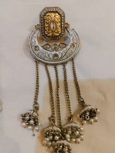 ( Kashmiri Jhumkey) Elegant White &amp; Gold Jhumka Ea
